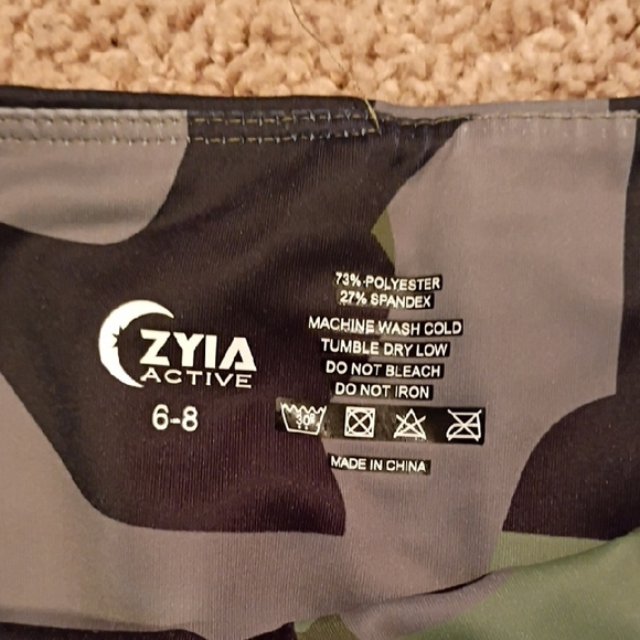 ZYIA Women's Camo Leggings - Olive and Black - Picture 2 of 2